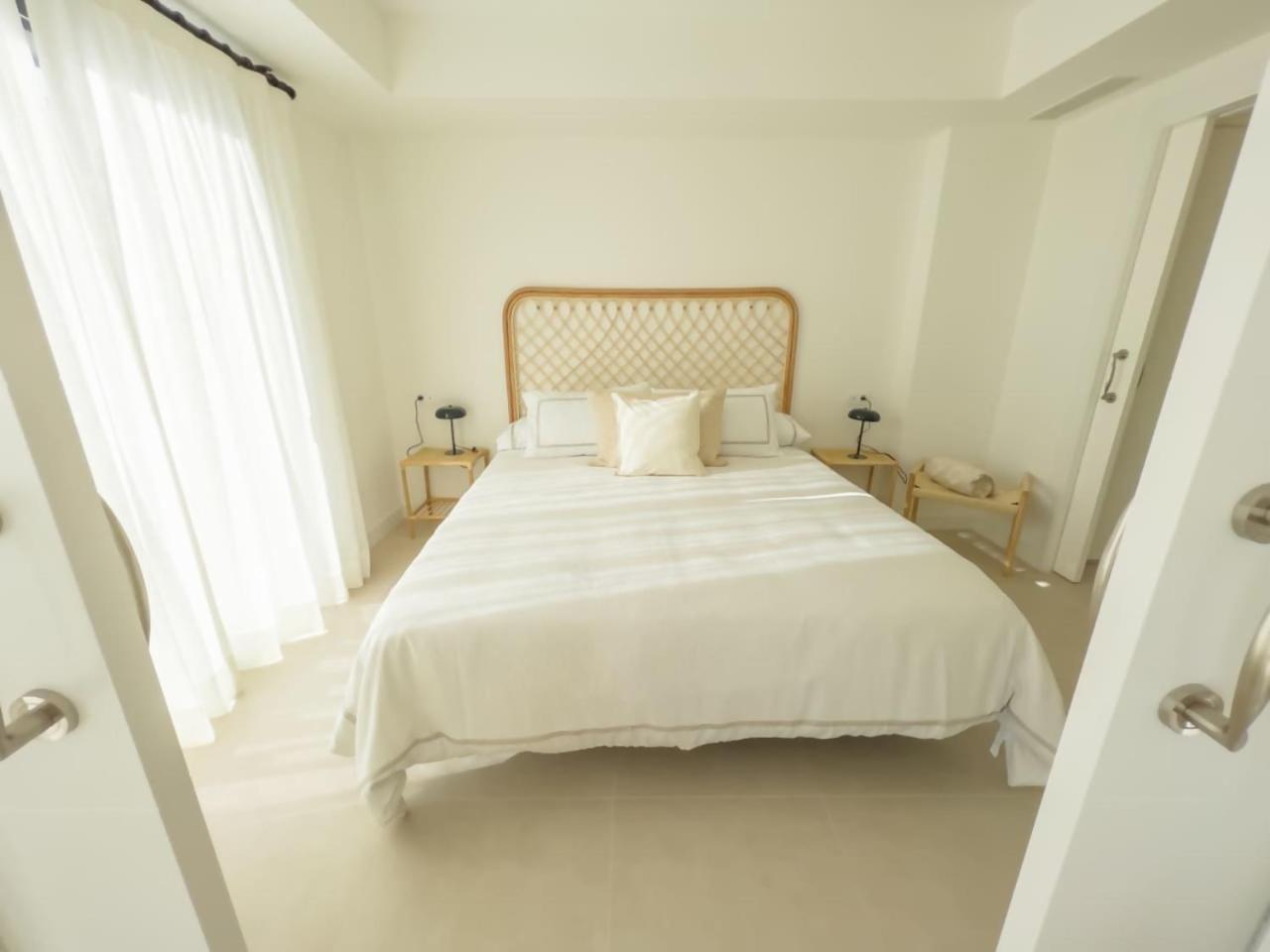 Penthouse On The Golden Mile Apartemen *